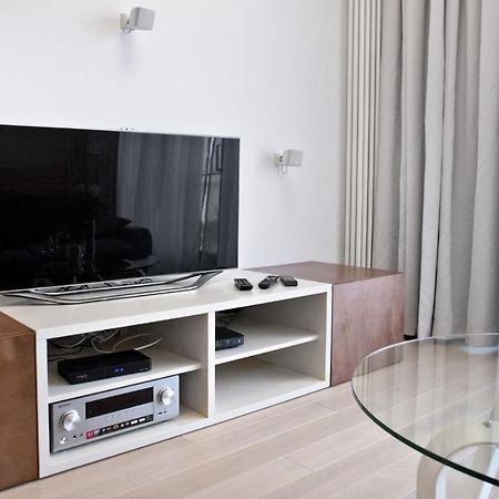 Triton Park Accommodation By P&O Serviced Apartments Warschau Exterior foto