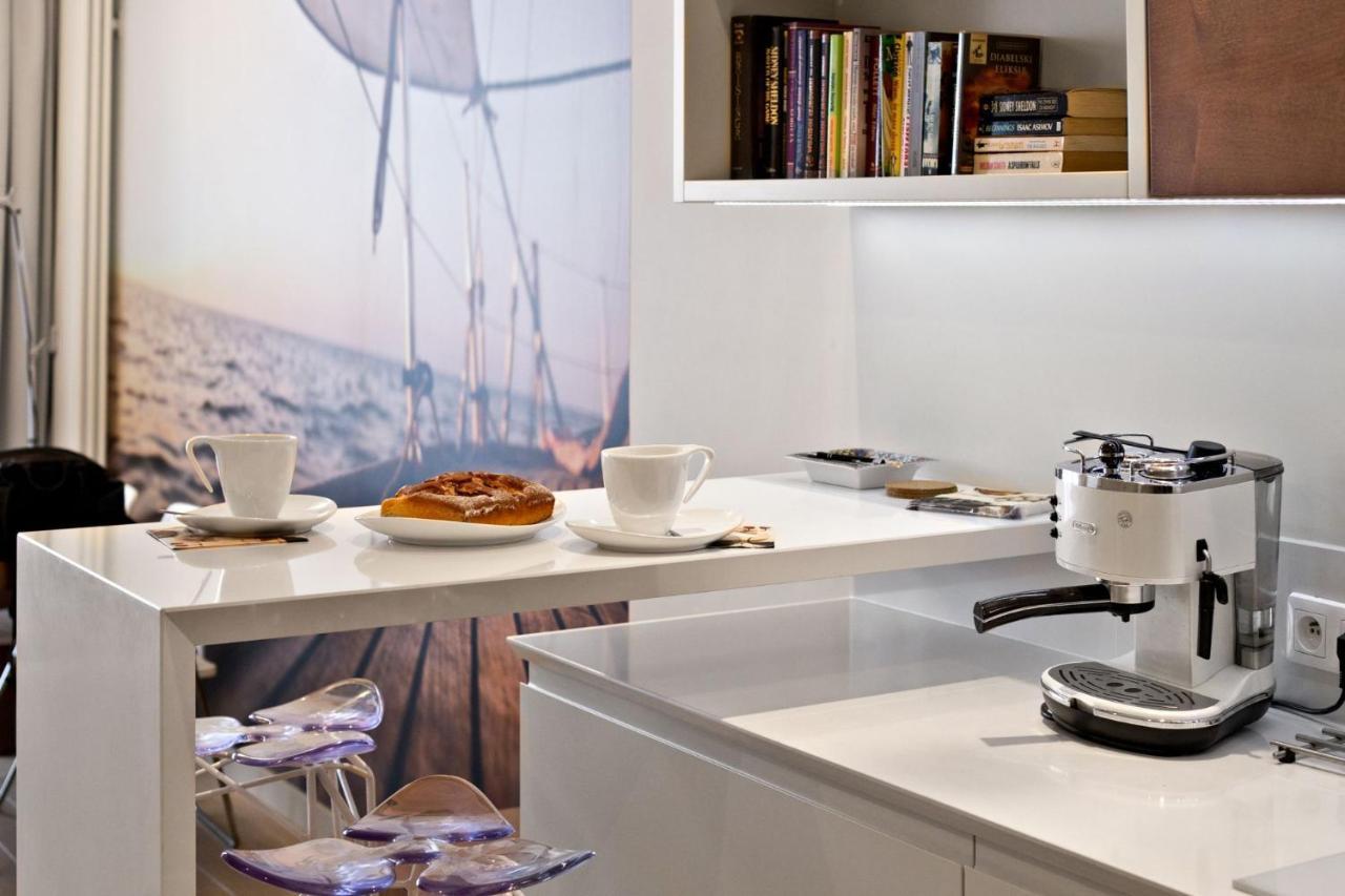 Triton Park Accommodation By P&O Serviced Apartments Warschau Exterior foto