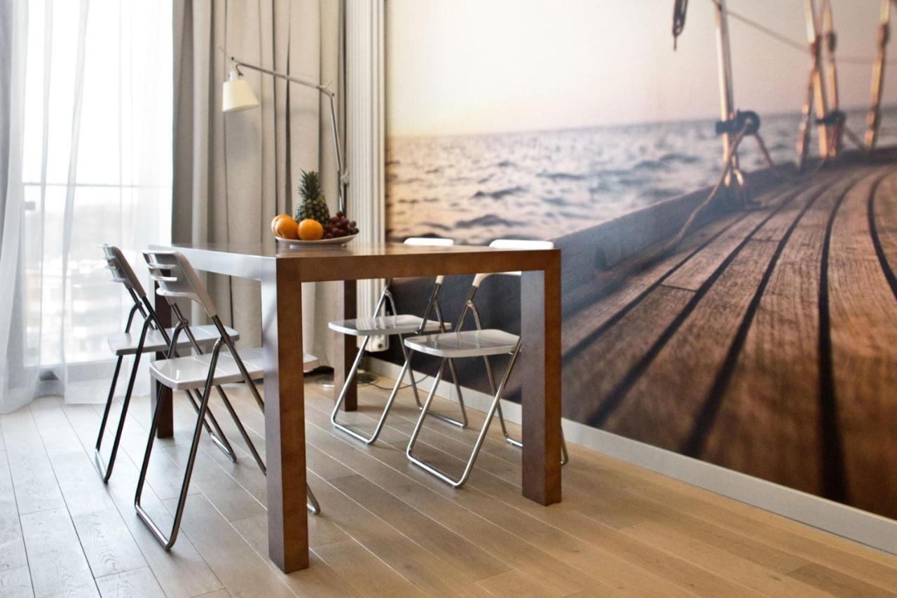 Triton Park Accommodation By P&O Serviced Apartments Warschau Exterior foto