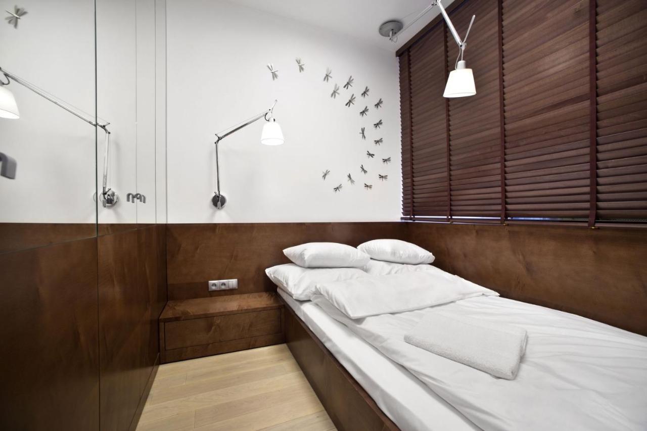 Triton Park Accommodation By P&O Serviced Apartments Warschau Exterior foto